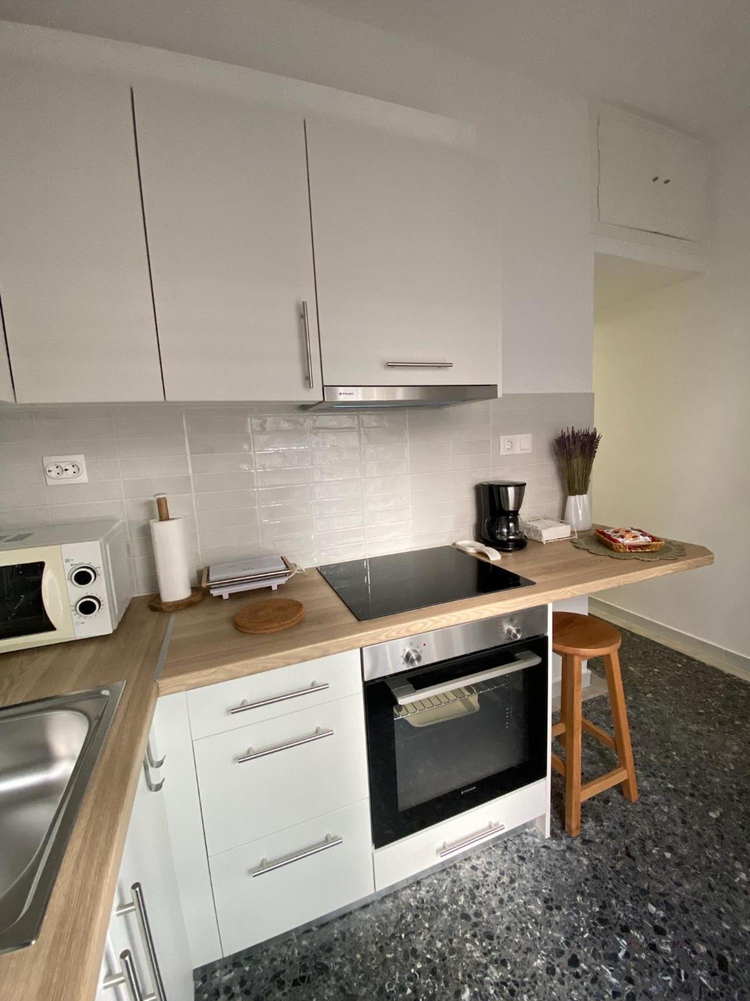 Nadia'S Apartment , Афины Экстерьер фото